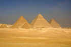 pyramids2.JPG (58667 oCg)